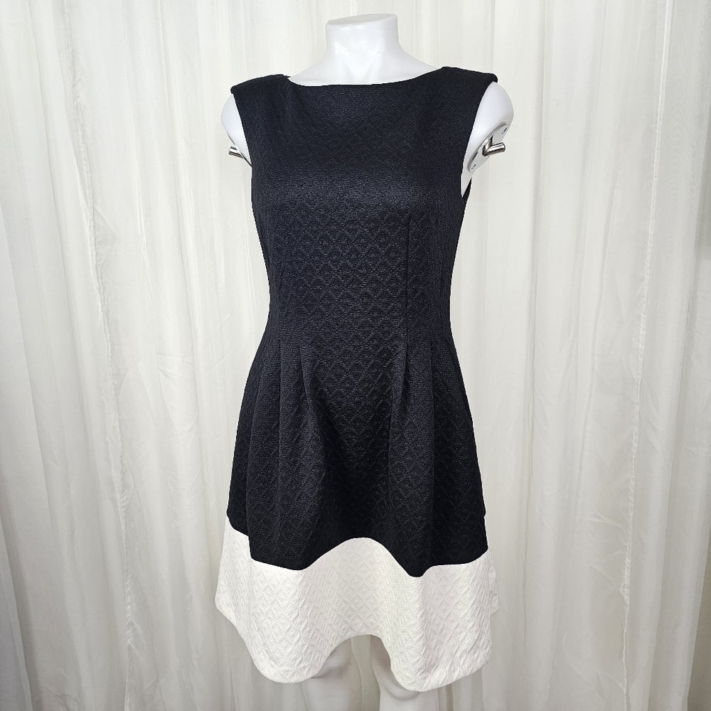 Vince Camuto Black and White Textured Sleeveless A-Line Dress Size 4